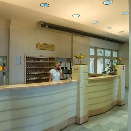 Amber Bavor Hotel